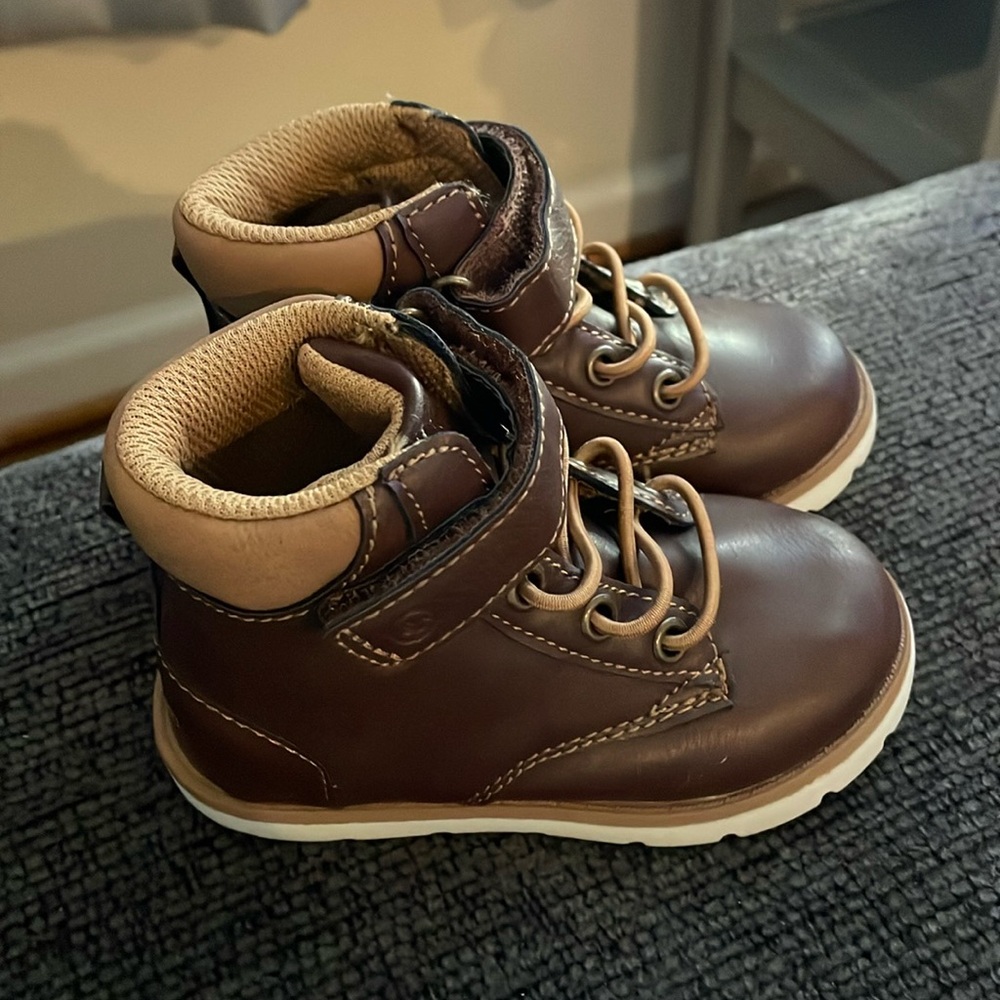Stride Rite Toddler Boy shoes - Picture 2 of 3